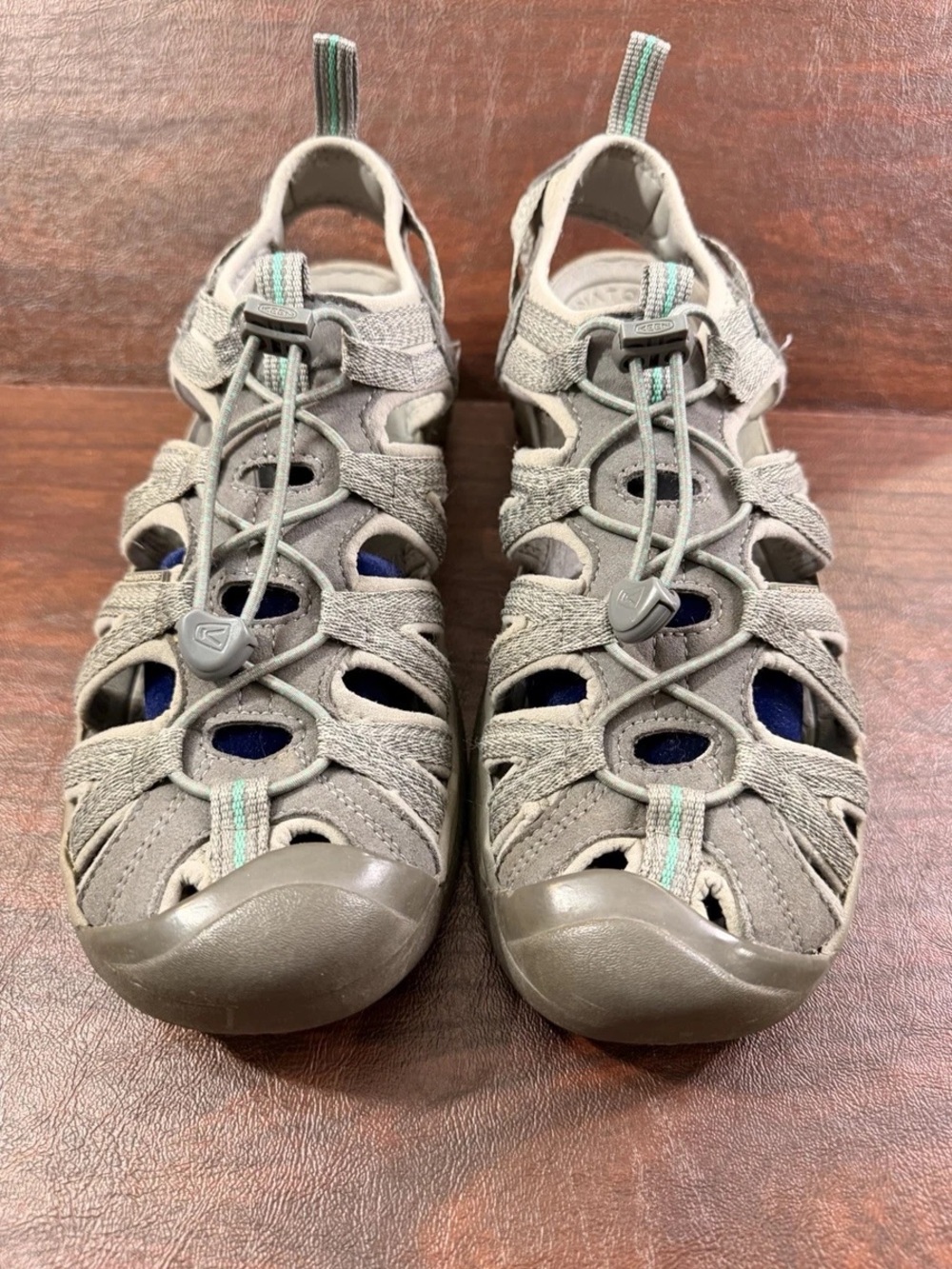 Keen Whisper sandals in Medium Grey/Peacock Green Women’s size 8.5